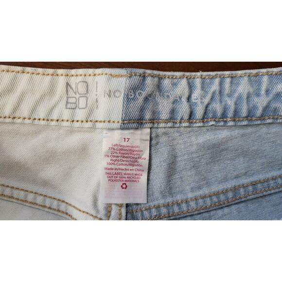 No Boundaries Capri Jeans Womens 17 Blue Light Wash And White Causal Frayed Hem - Picture 10 of 12